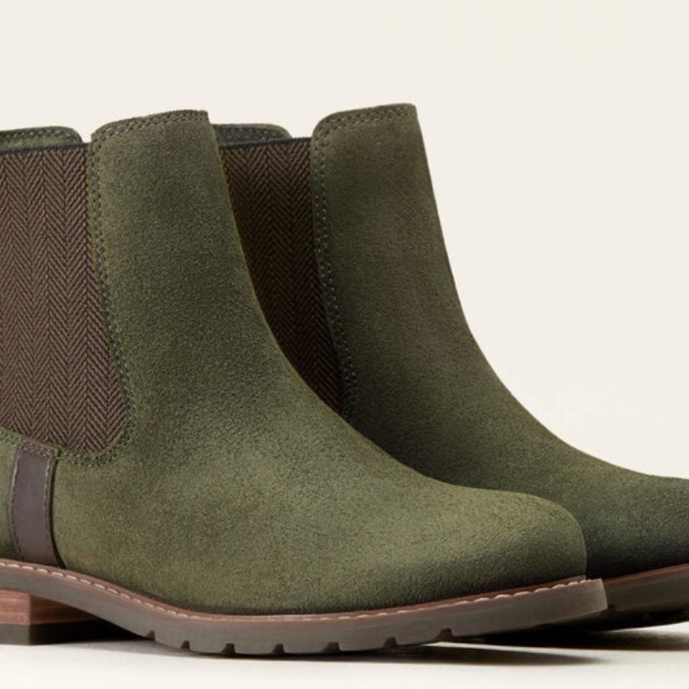 Ariat Wexford Waterproof Olive Suede Chelsea Ankle Booties, size 9